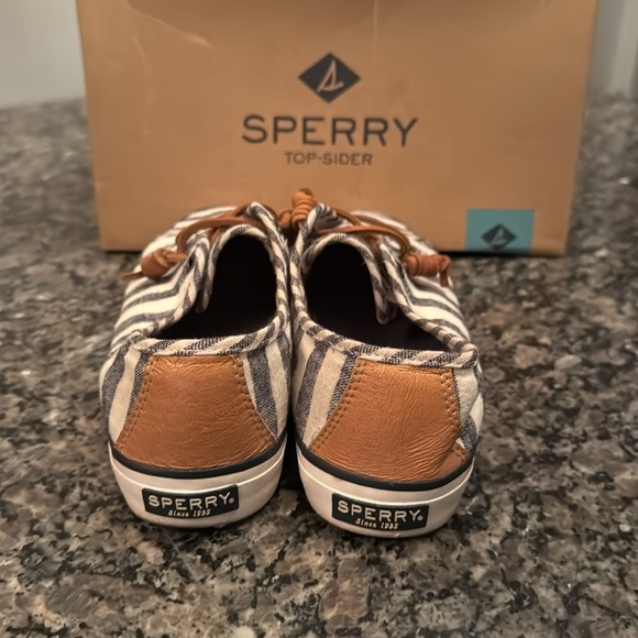 Sperry womens Striped Navy and White canvas sneakers 7.5 - Picture 3 of 11